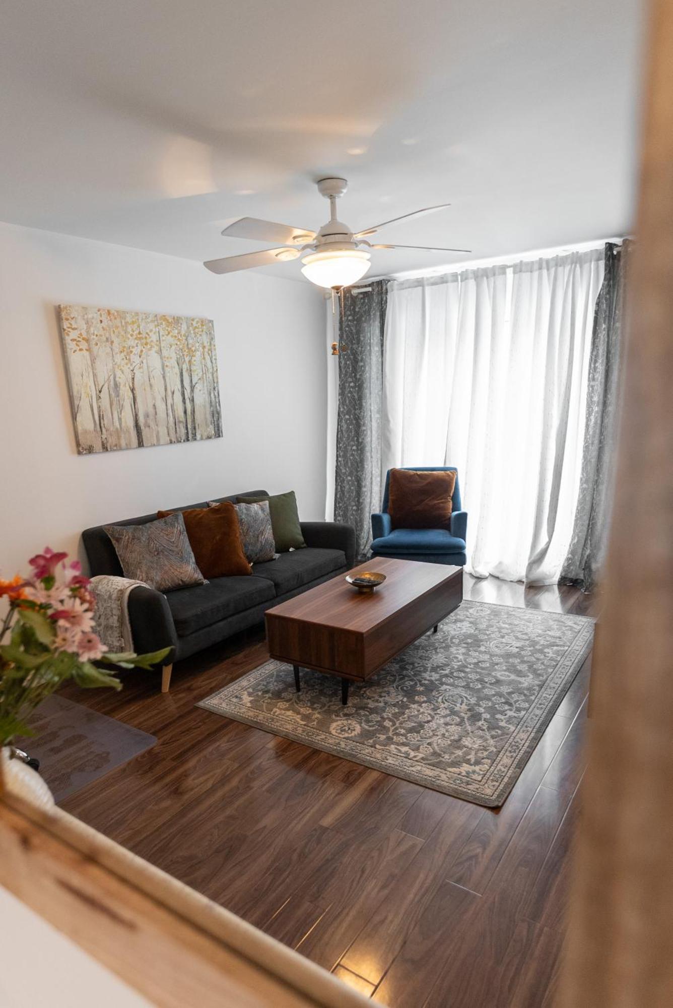 Comfortable Spacious House With Parking Brossard Exteriör bild