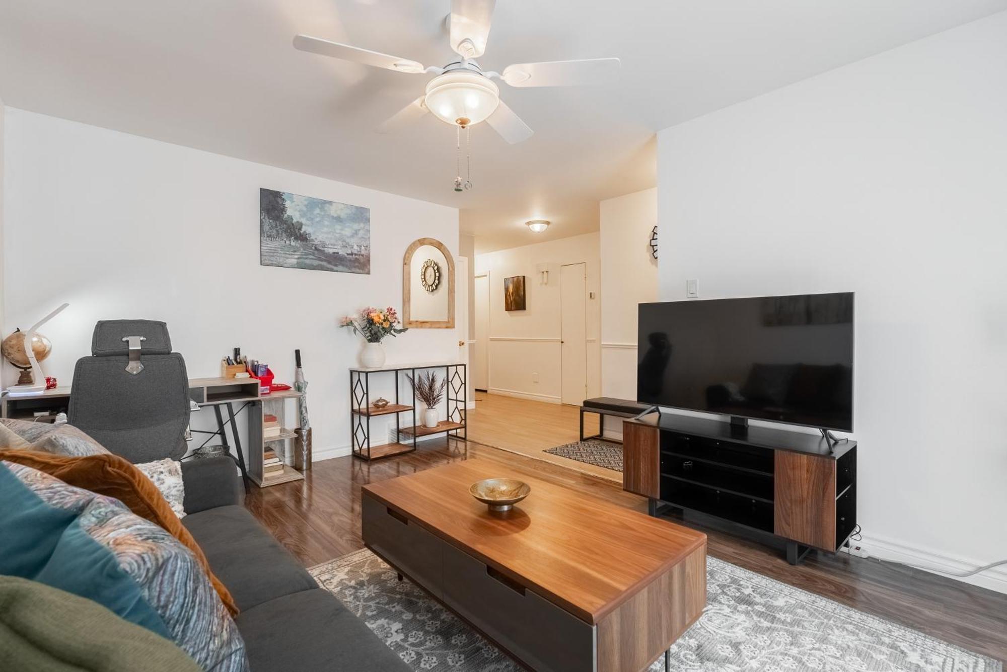 Comfortable Spacious House With Parking Brossard Exteriör bild