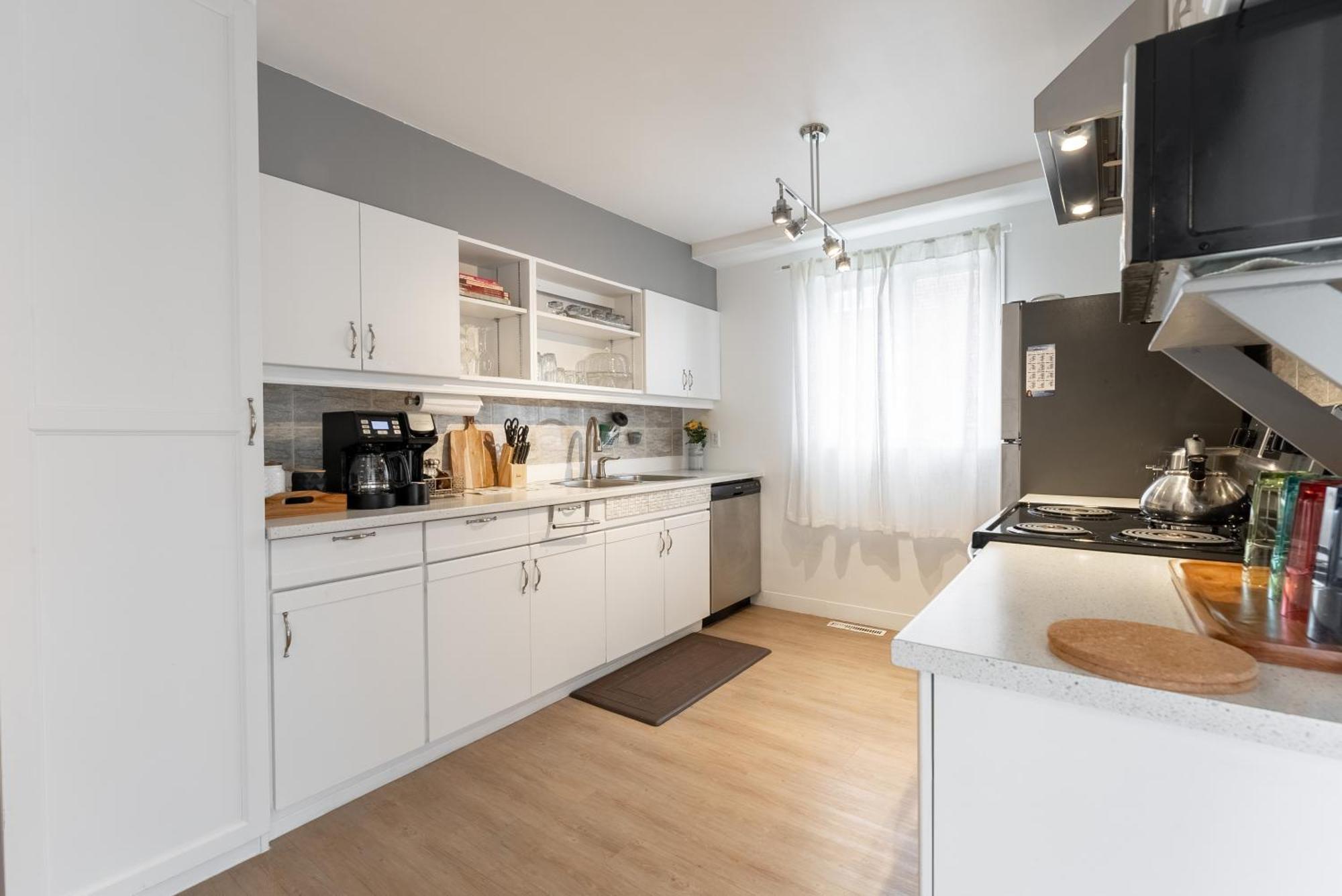 Comfortable Spacious House With Parking Brossard Exteriör bild