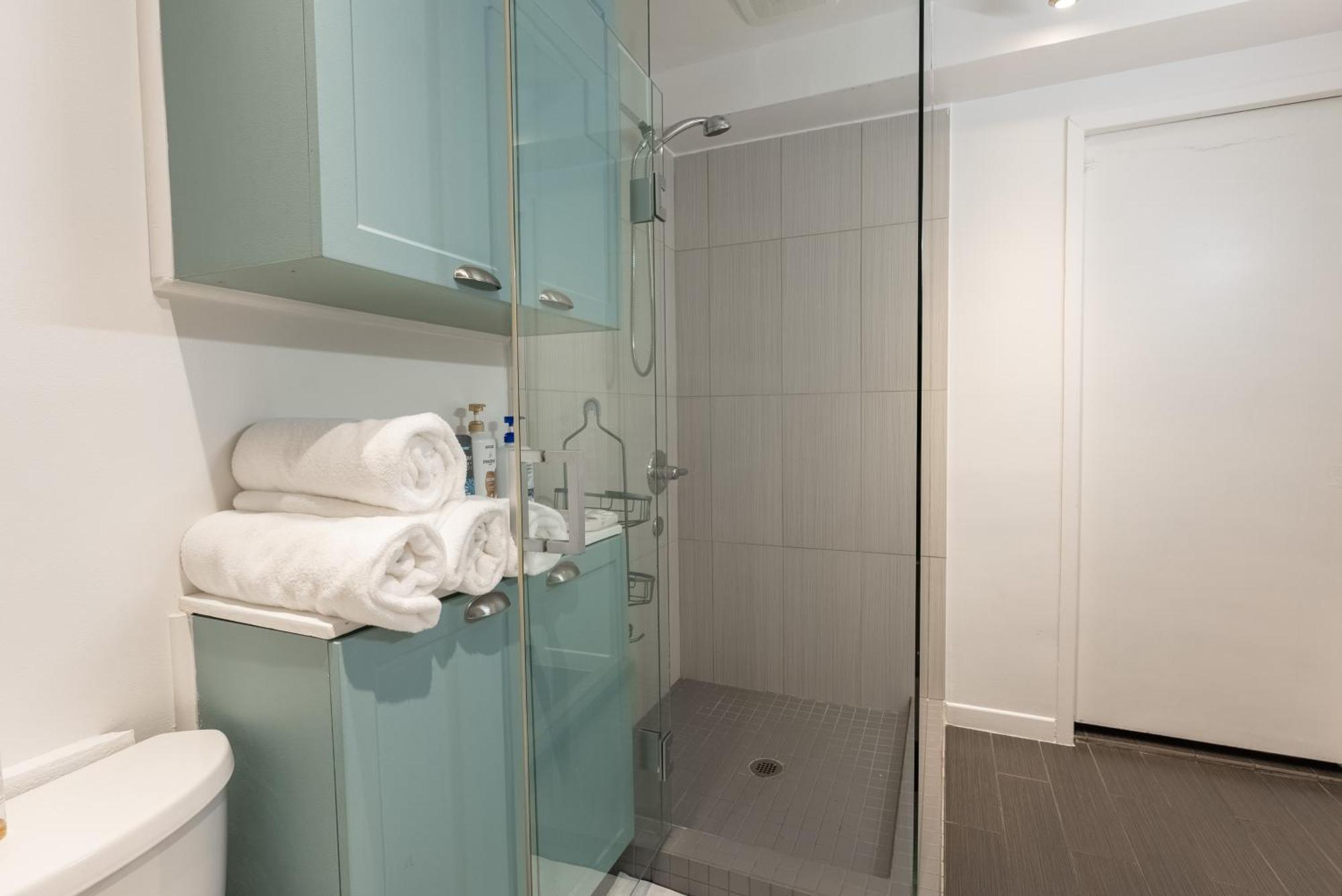 Comfortable Spacious House With Parking Brossard Exteriör bild