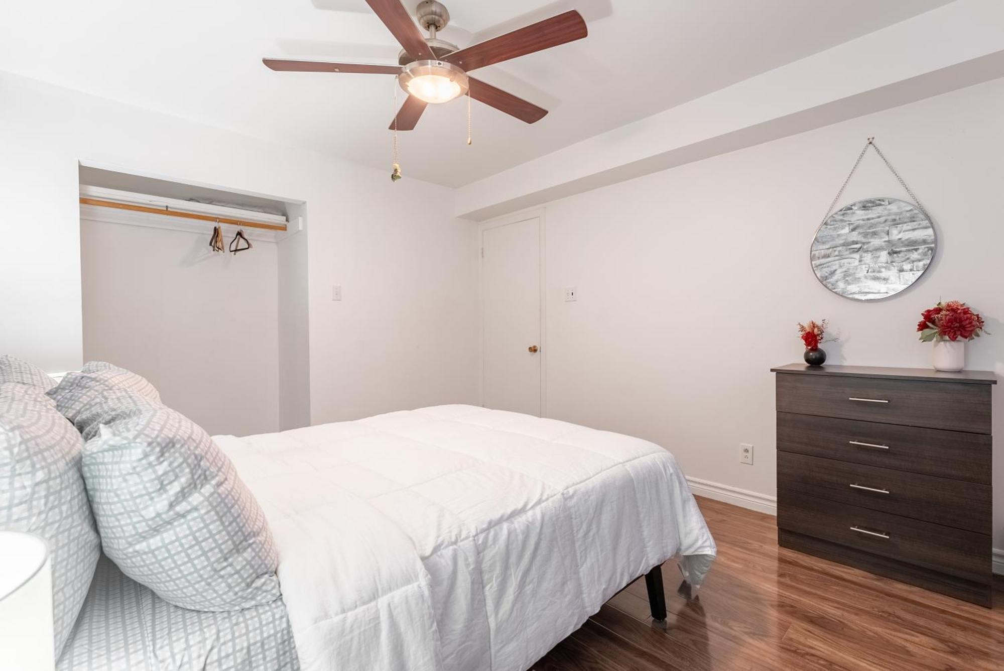 Comfortable Spacious House With Parking Brossard Exteriör bild