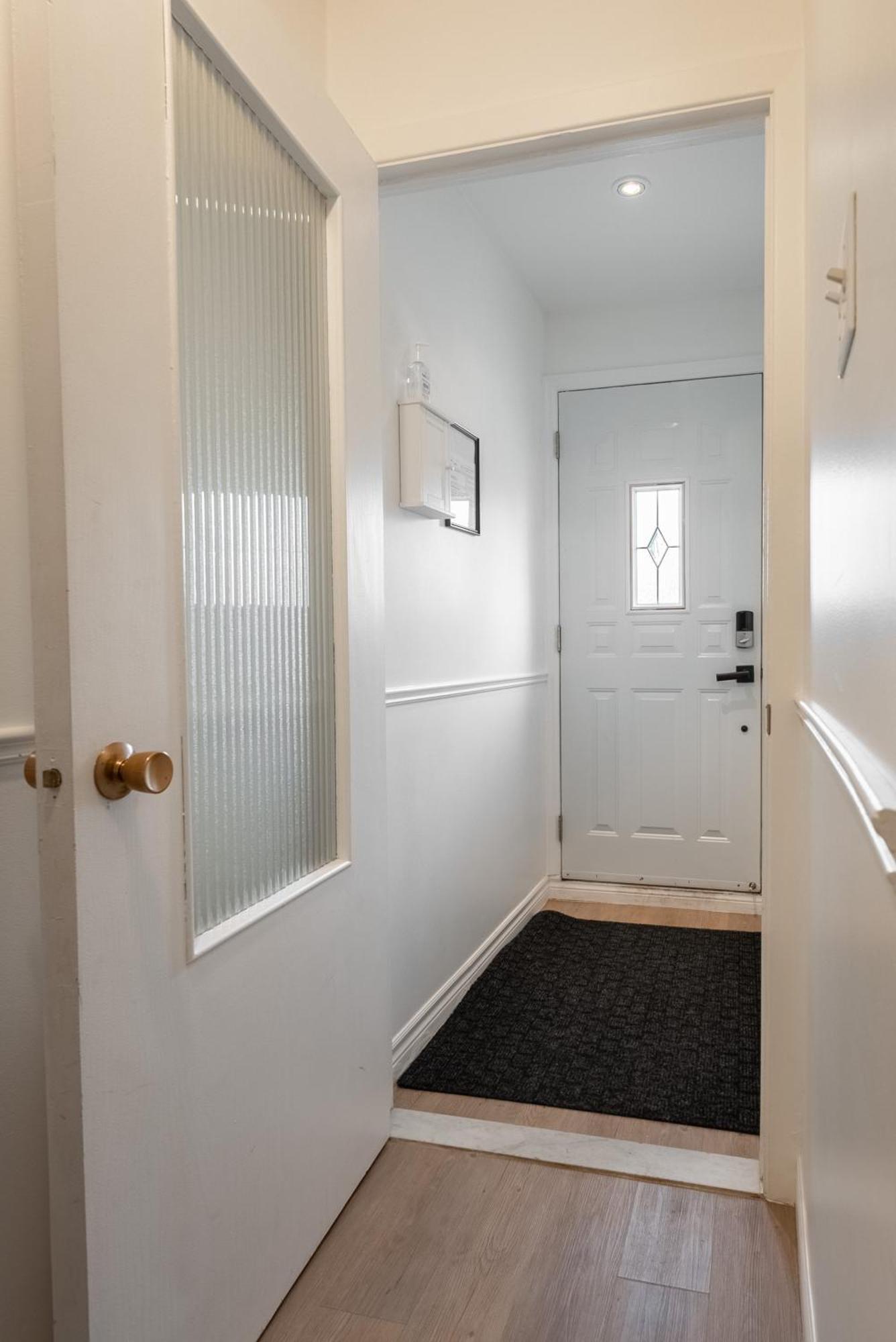Comfortable Spacious House With Parking Brossard Exteriör bild